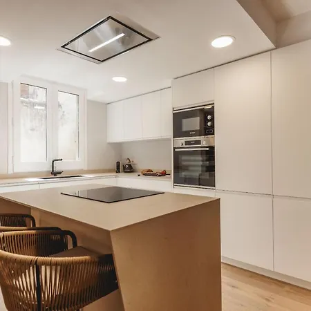 Διαμέρισμα Bravissimo Cort Reial Duplex, Spacious With 3 Bedrooms *