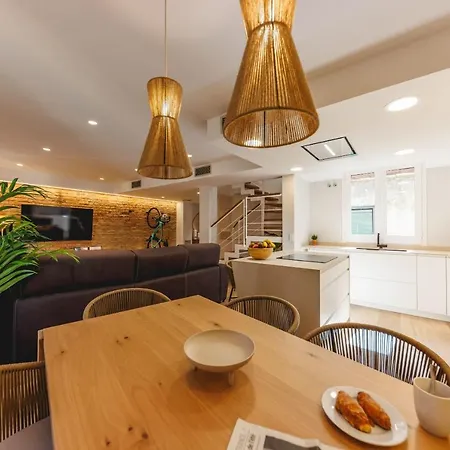 Appartement Bravissimo Cort Reial Duplex, Spacious With 3 Bedrooms