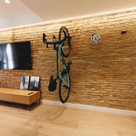 Апартаменти Bravissimo Cort Reial Duplex, Spacious With 3 Bedrooms *