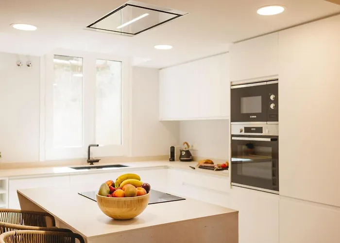 Апартаменти Bravissimo Cort Reial Duplex, Spacious With 3 Bedrooms