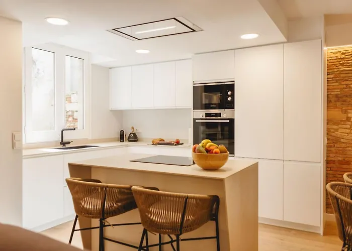 Апартаменти Bravissimo Cort Reial Duplex, Spacious With 3 Bedrooms