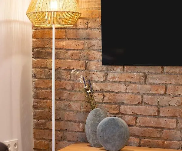 Апартаменти Bravissimo Cort Reial Duplex, Spacious With 3 Bedrooms *