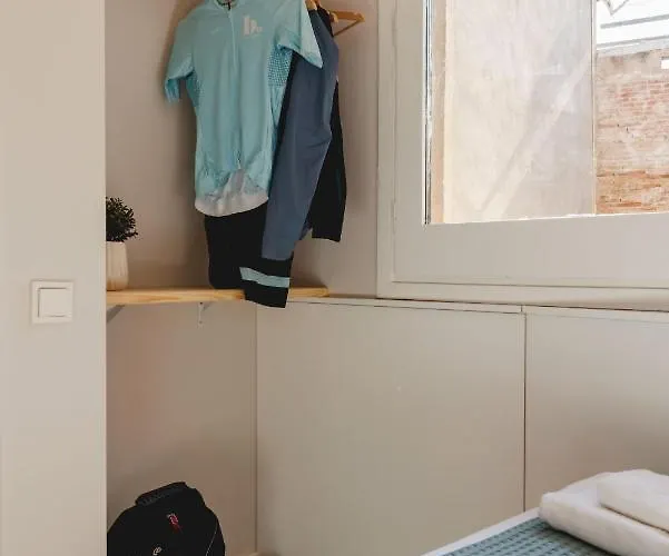 Апартаменты Bravissimo Cort Reial Duplex, Spacious With 3 Bedrooms *