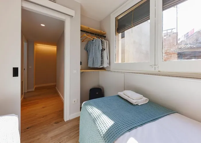 Апартаменты Bravissimo Cort Reial Duplex, Spacious With 3 Bedrooms