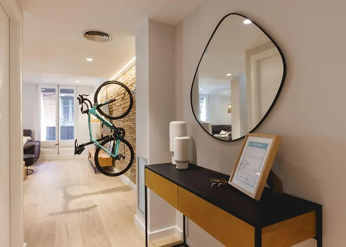 Апартаменты Bravissimo Cort Reial Duplex, Spacious With 3 Bedrooms Жирона